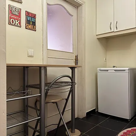 Roza's Apartment Istanbul